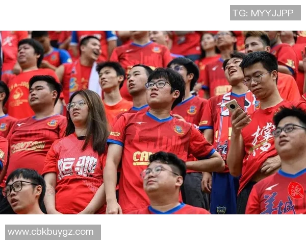 足球明星年仅24岁离世引发全球球迷哀悼与关注